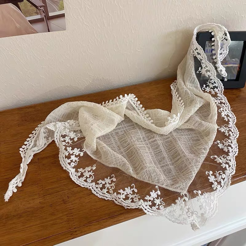 Photography Triangle - Fashion Lace Triangle Headscarf Romantic Floral
